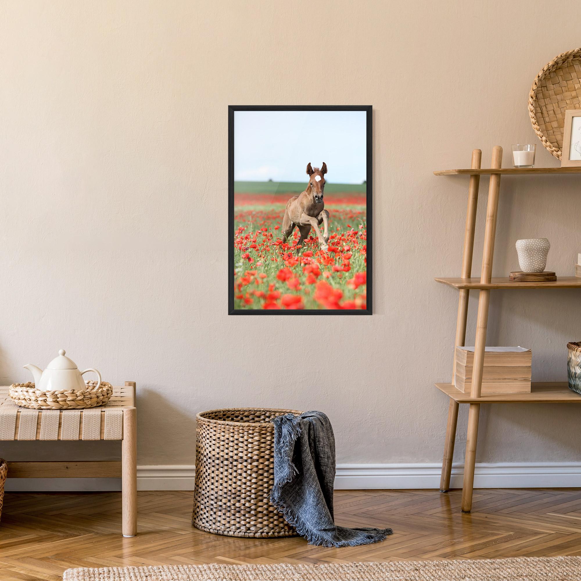 Gerahmte Poster Red Flowers Horse mockup 9
