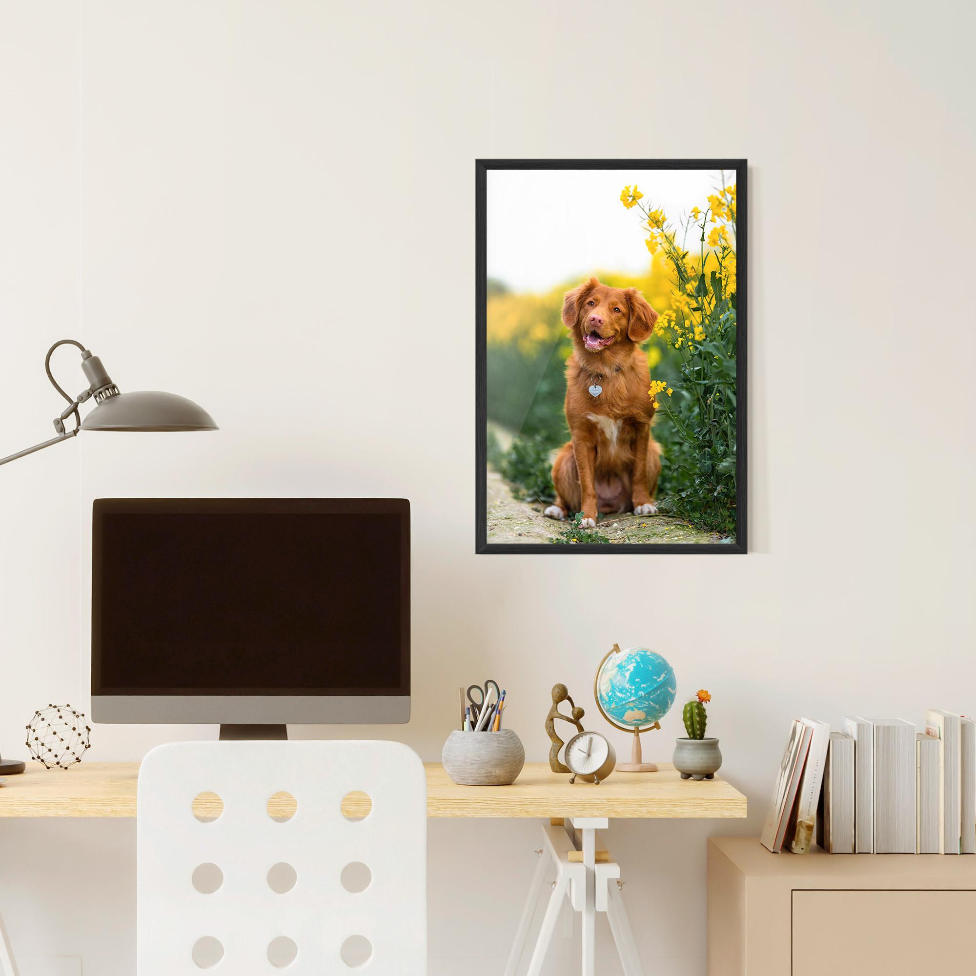 Gerahmte Poster Dog Yellow Flowers mockup 6