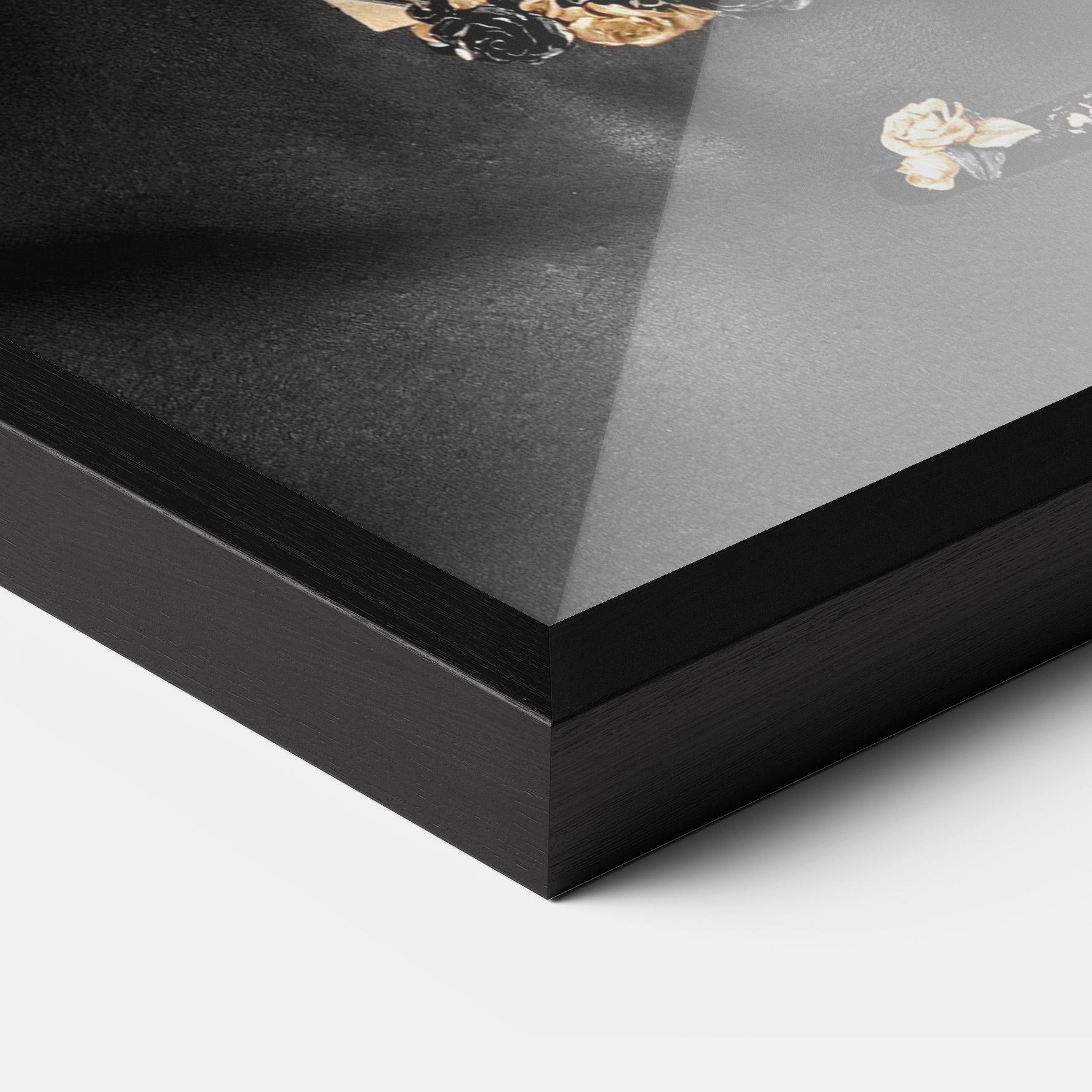 Gerahmte Poster Black Art Makeup mockup 3