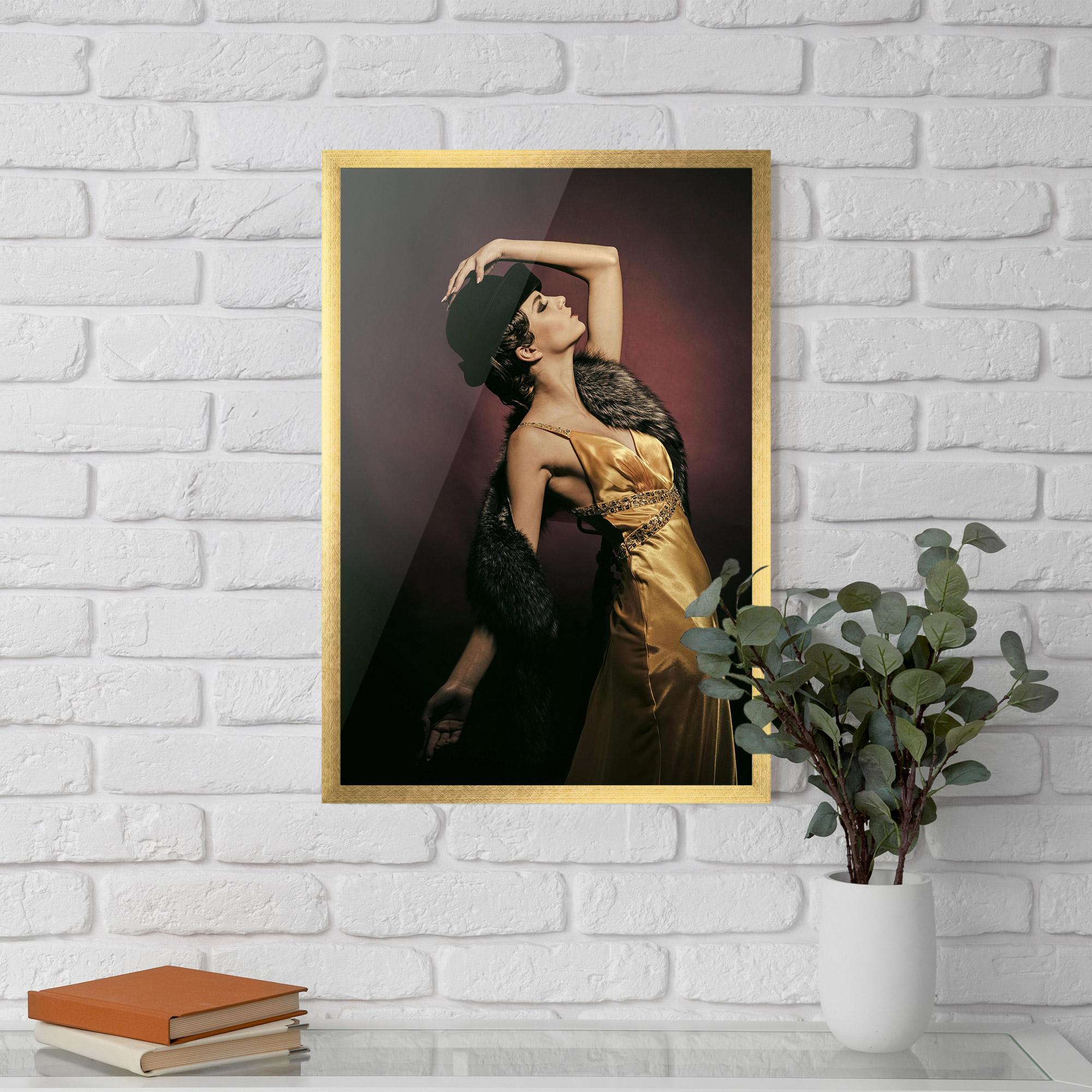 Gerahmte Poster Dancing Vintage Clothes mockup 5