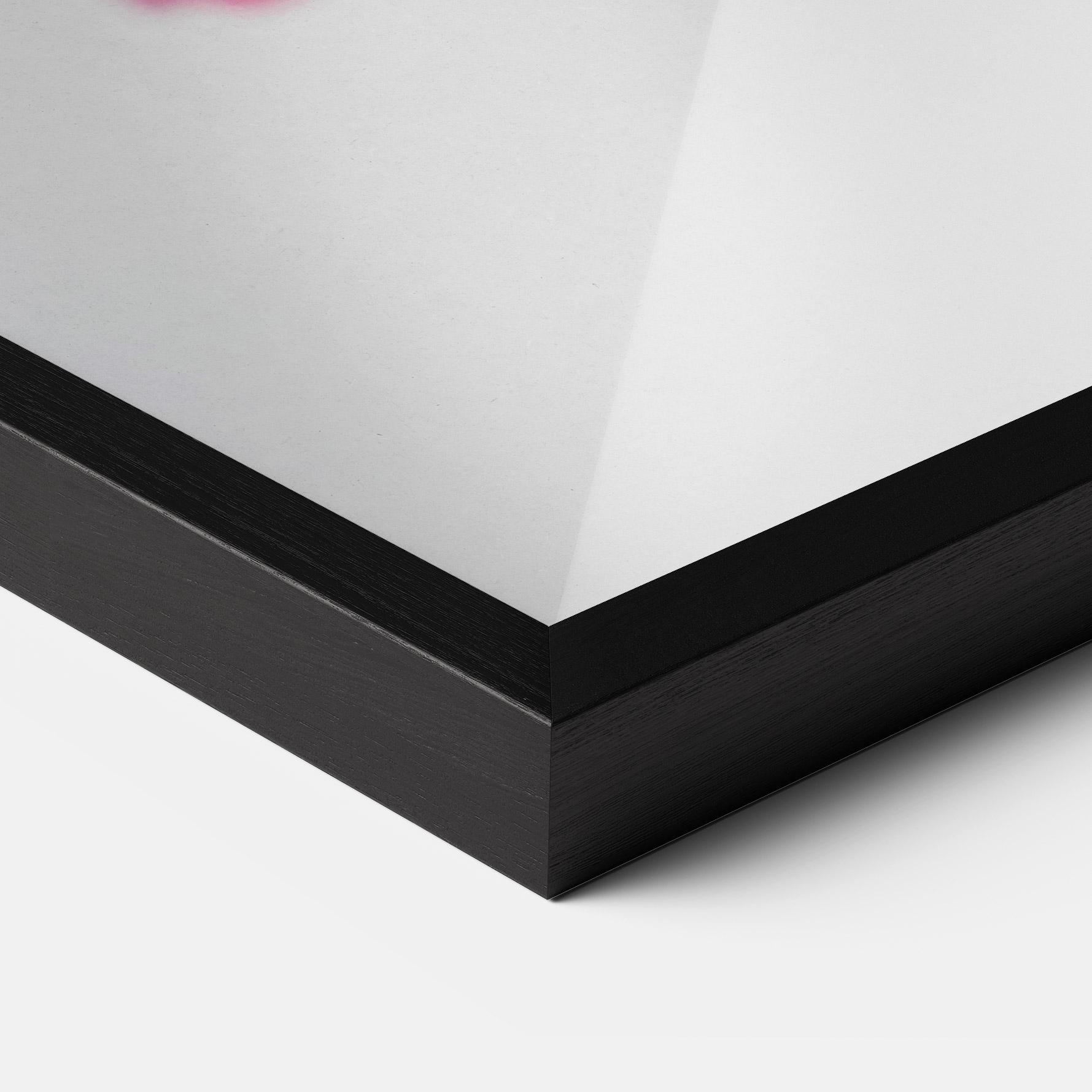 Gerahmte Poster White Vase Pink mockup 3