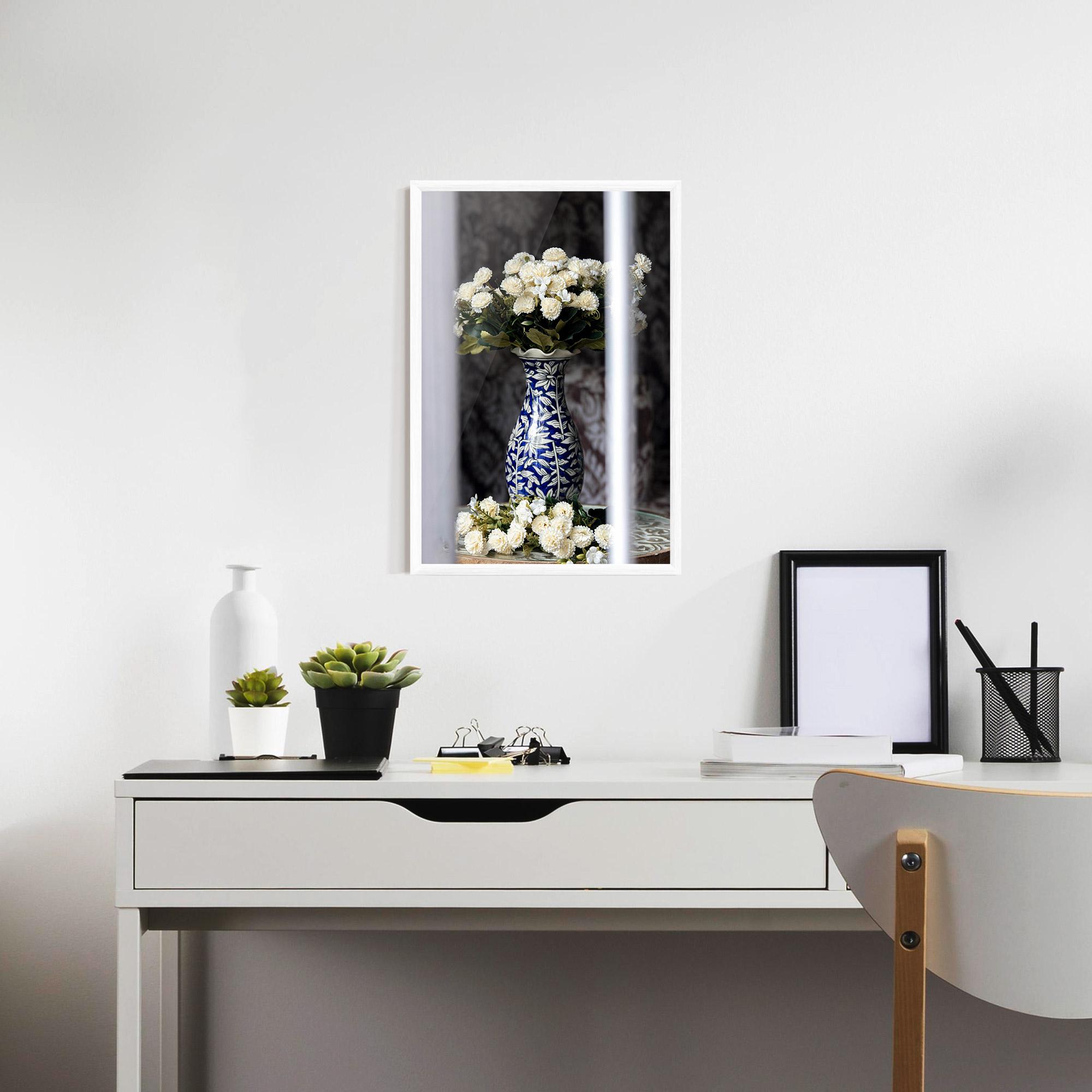Gerahmte Poster Blue Patern Vase mockup 7