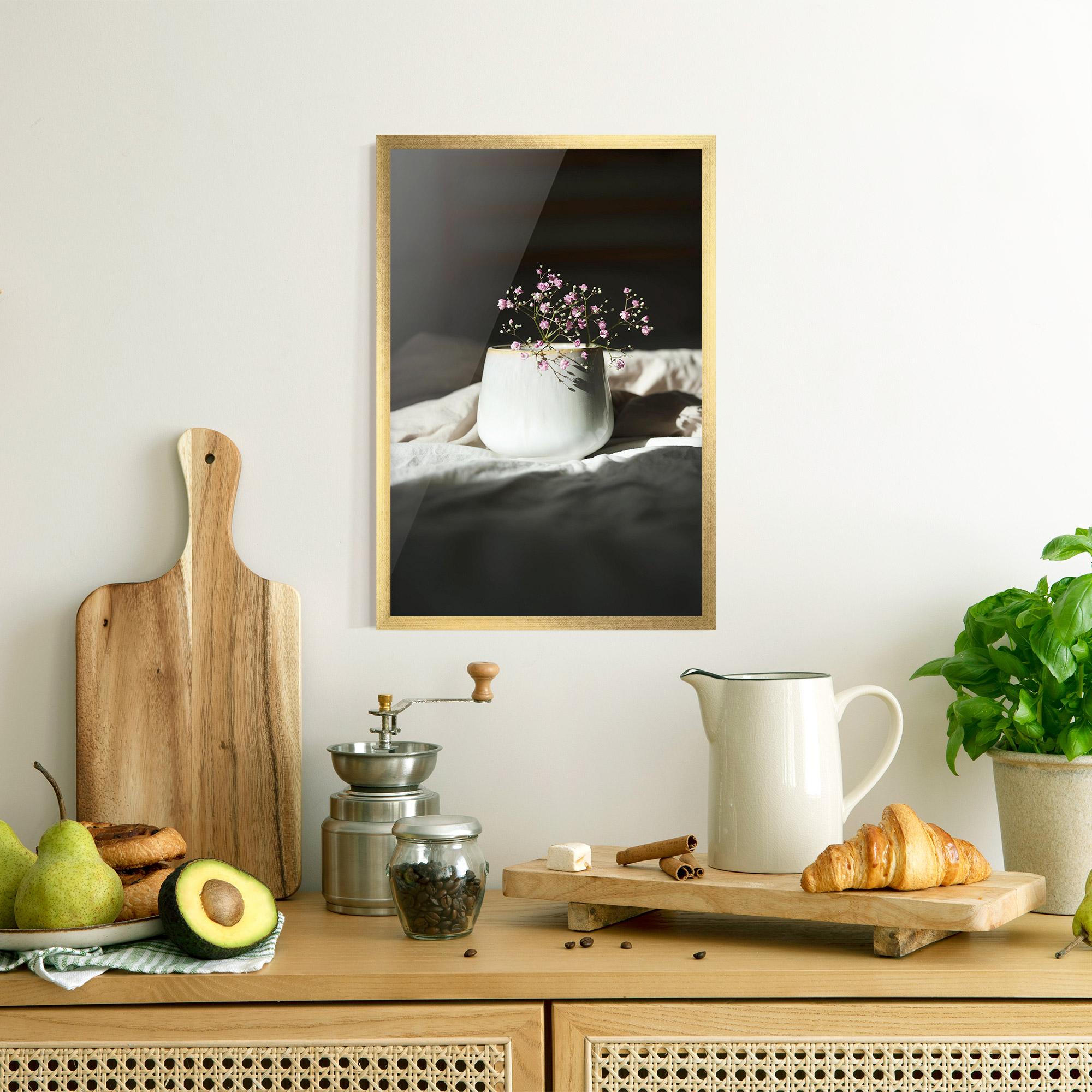 Gerahmte Poster Tiny Purple Pant Vase mockup 8