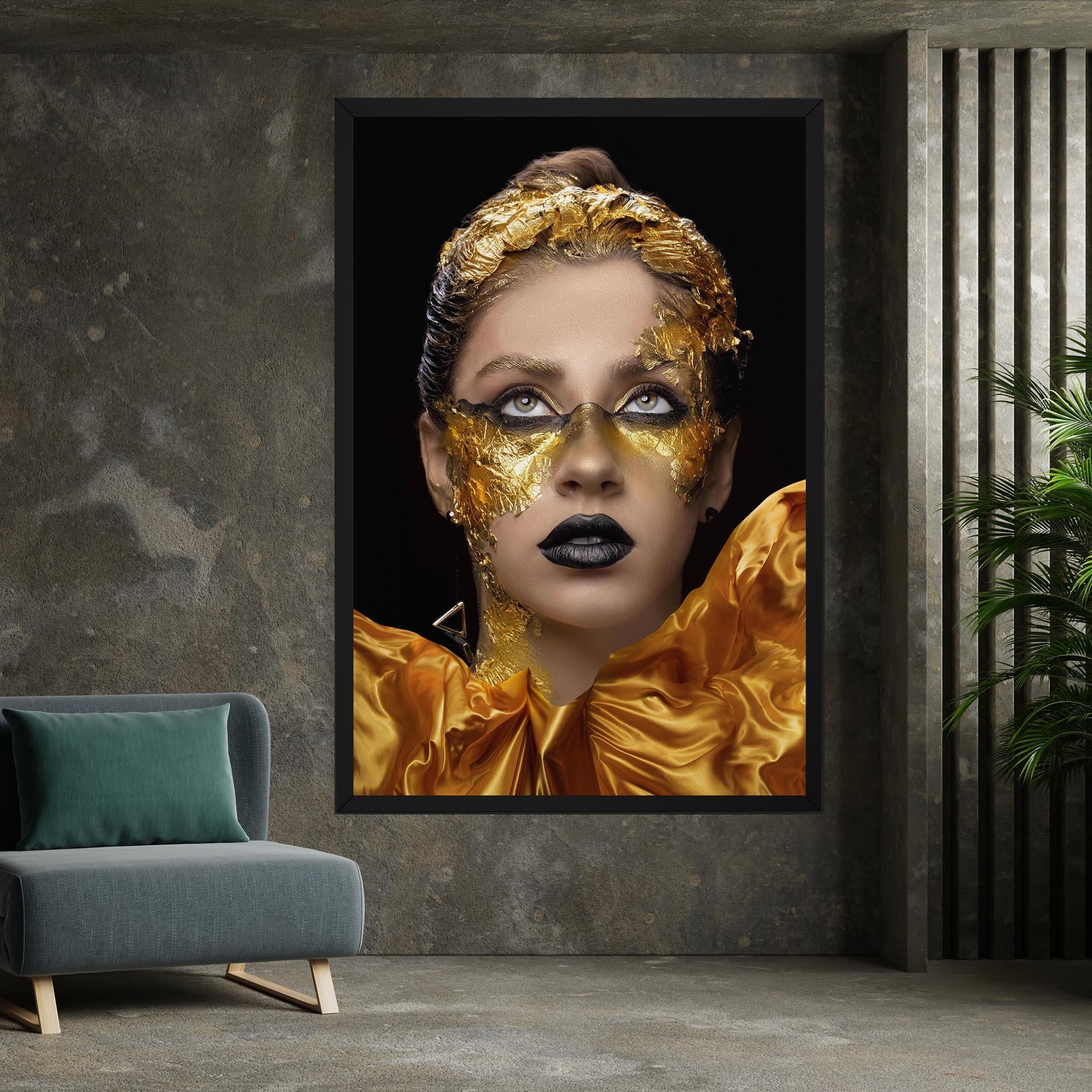 Leinwandbild Glamorous Gold Outfit mockup 7