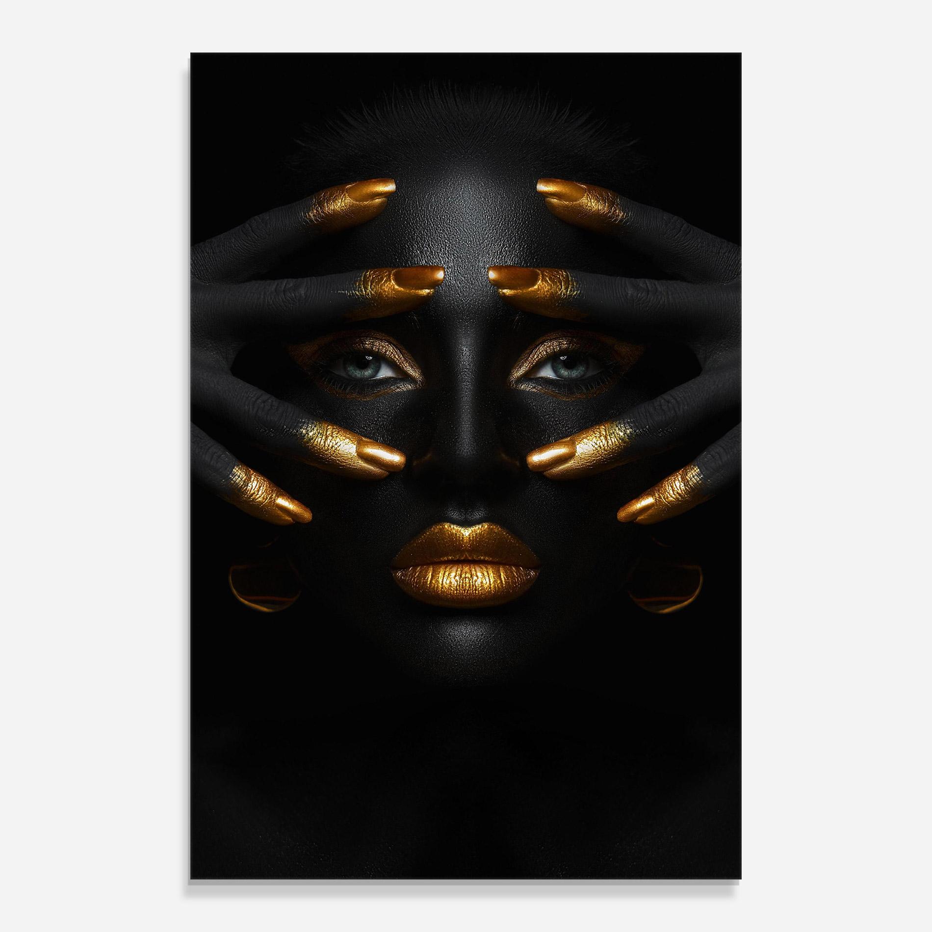 Glasbild Gold Makeup Fingertips mockup 0